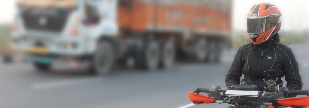 5 Tips to Make Yourself More Visible to Others on The Road